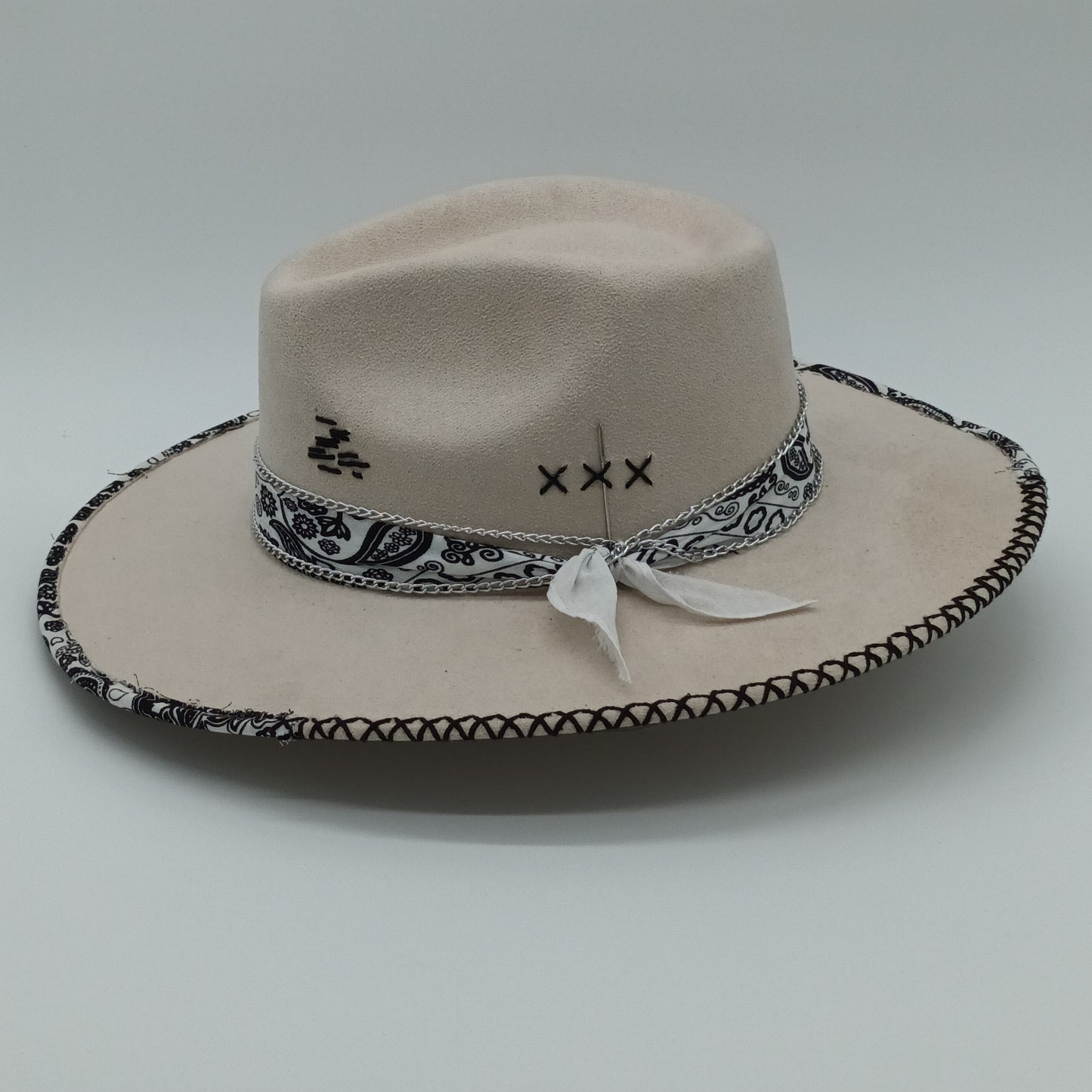 Sombrero Decorado 3 Gamuza Edición 2