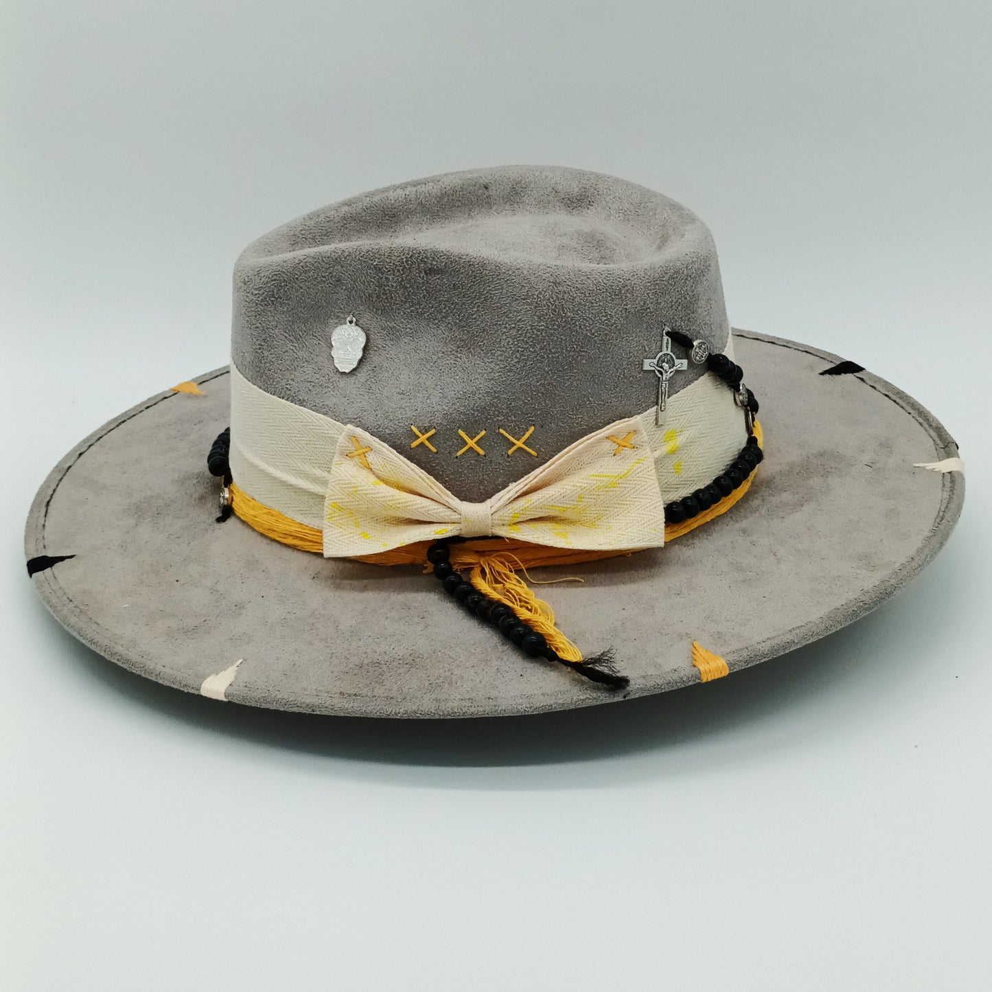 Sombrero Decorado 3 Gamuza Edición 2