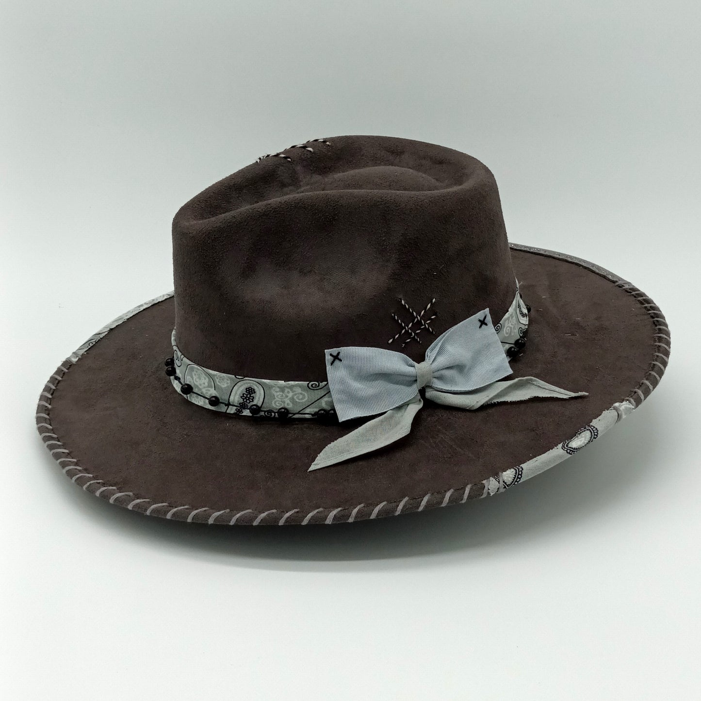 Sombrero Decorado 3 Gamuza Edición 2