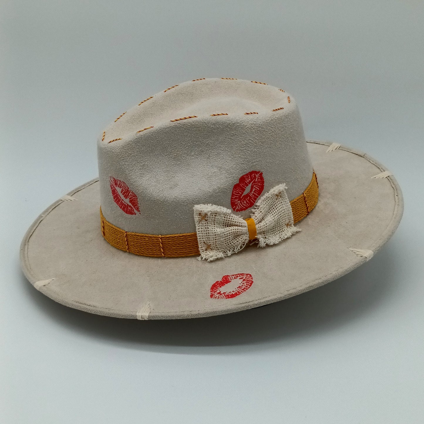 Sombrero Decorado 3 Gamuza Edición 2