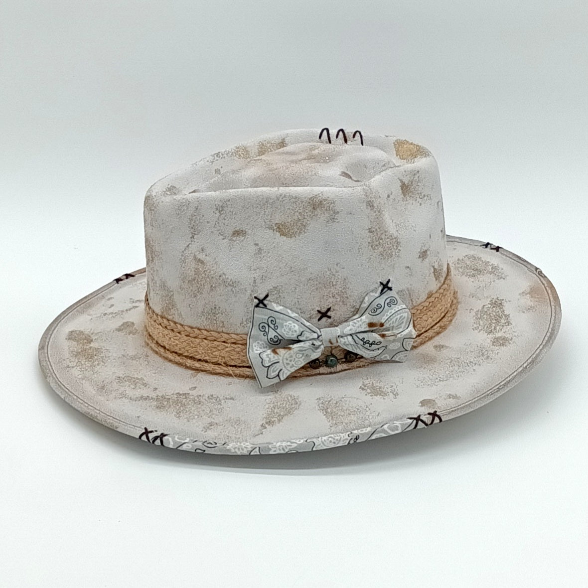 Sombrero Decorado 3 Gamuza Edición 2