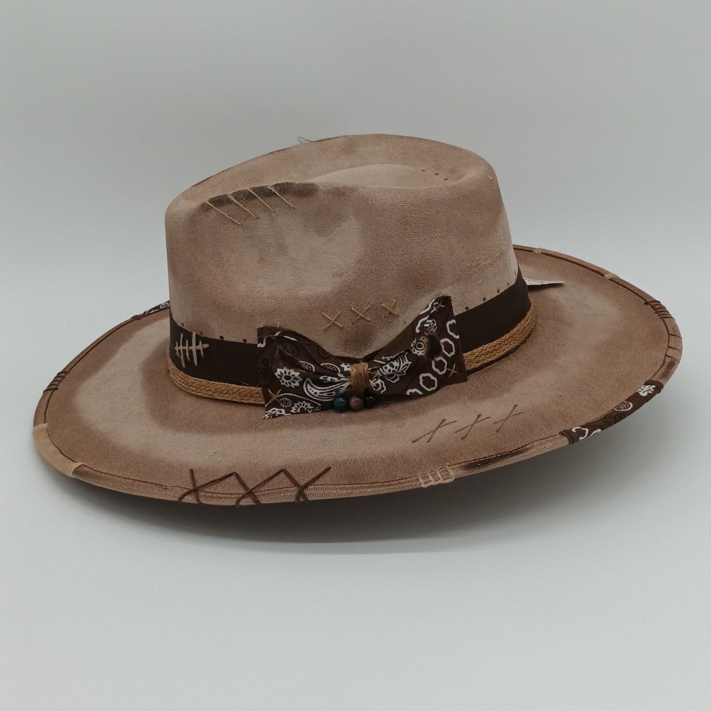 Sombrero Decorado 3 Gamuza Edición 2