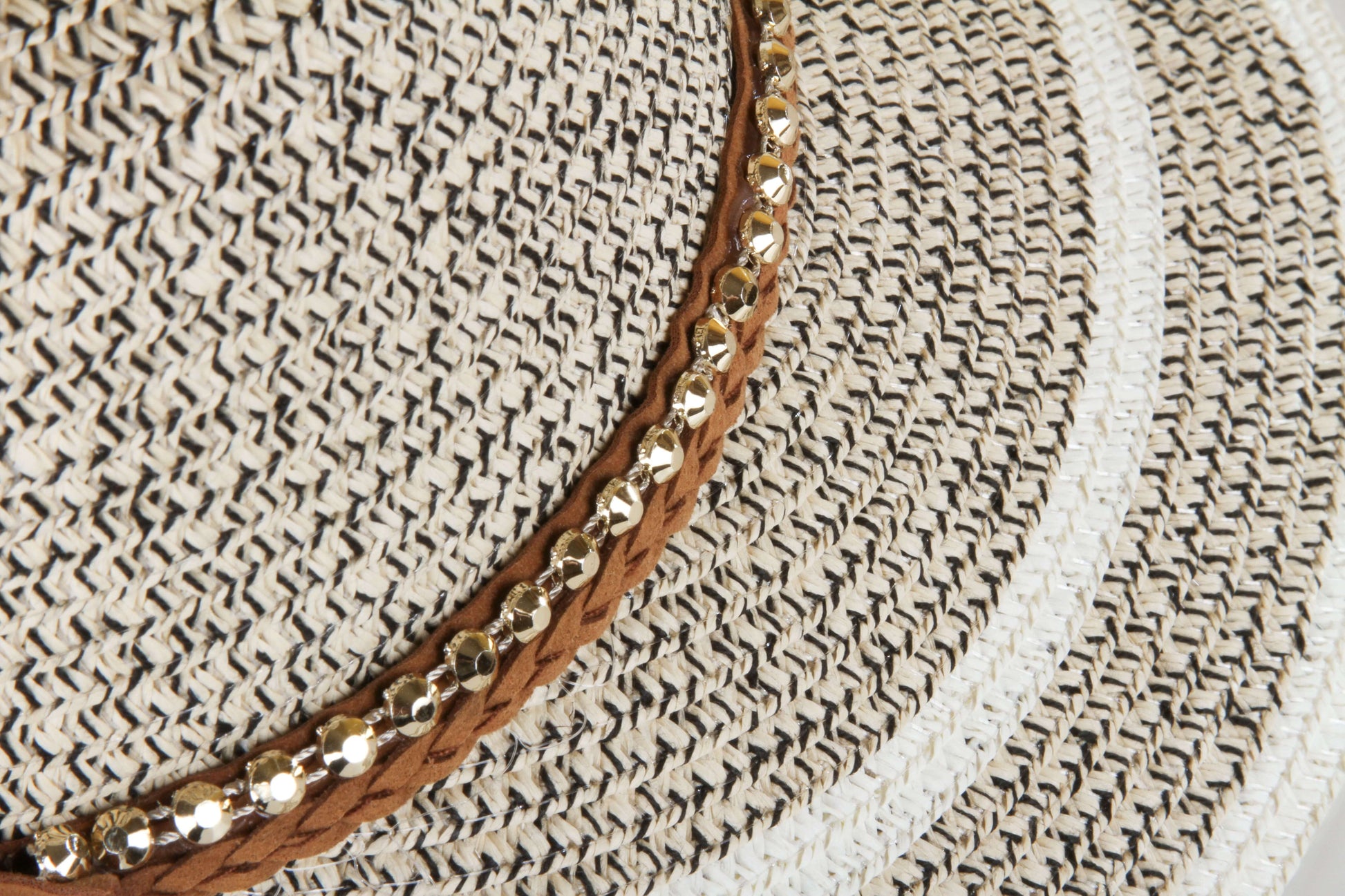 Visera T/ Bolitas Dorado